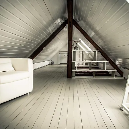 Sch L Afbock Semesterbostad Priesteblich